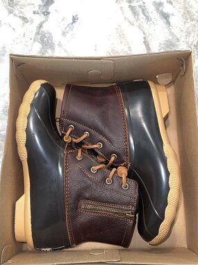 NEW! Women’s Brown Leather Waterproof Lace-Up Boots